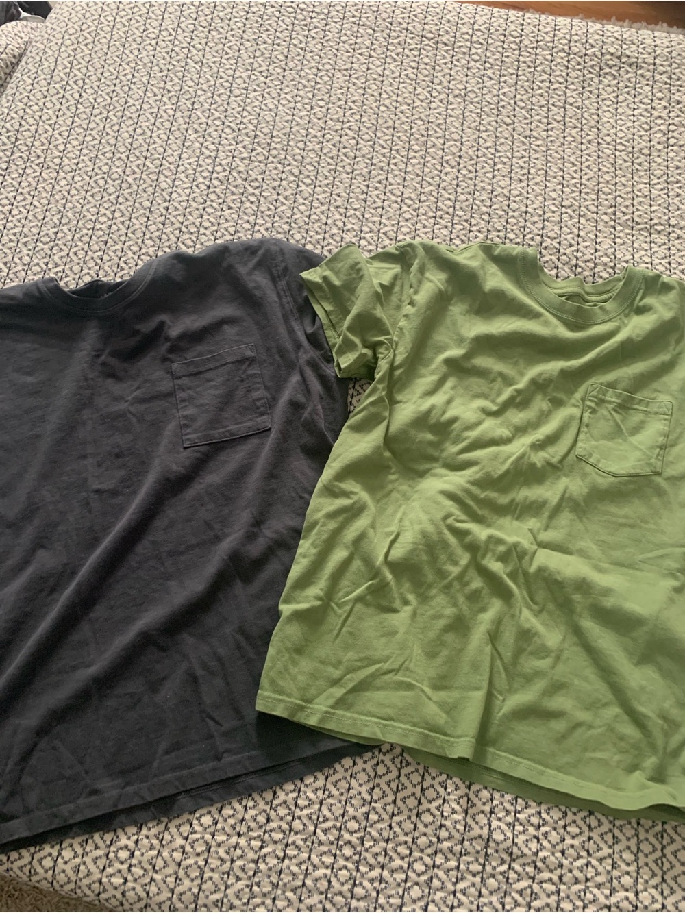 Good fellow & Co. 2 men’s pocket shirts